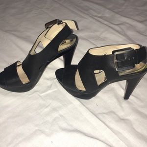 Micheal Kors Sandal Platform Heel